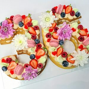 1 parfums - 2 Number/Letter  cake