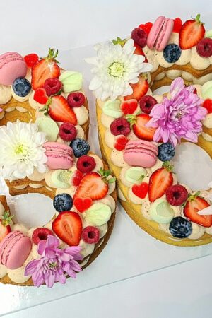 1 parfums - 2 Number/Letter  cake