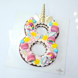 1 Number/Letter  cake Licorne