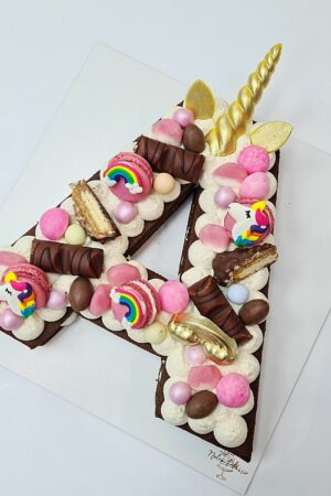 1 Number/Letter  cake Licorne