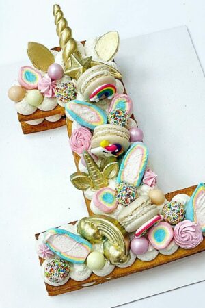 1 Number/Letter  cake Licorne