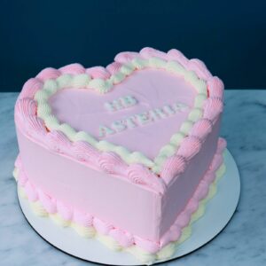 L.C vintage heart cake