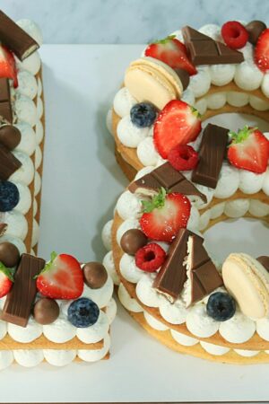 1 parfums - 2 Number/Letter  cake