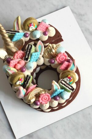 1 Number/Letter  cake Licorne