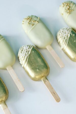 Magnum - White / Gold