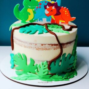 Naked cake -Dinosaures